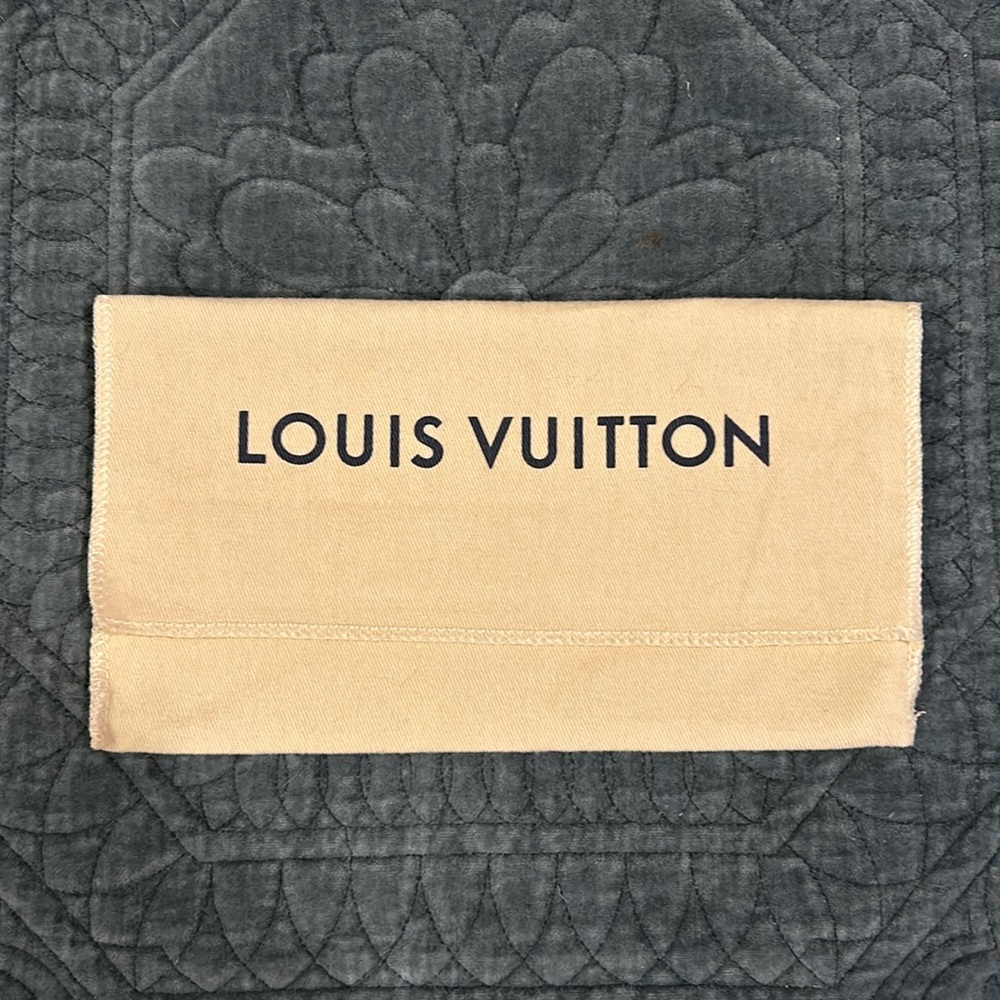 Wallet size Louis Vuitton dust bag